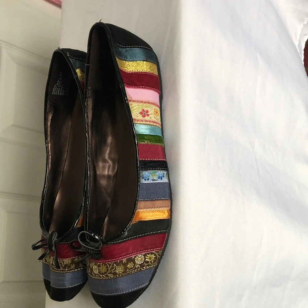 Rampage Women's Colorful Striped Flats - Picture 5 of 8